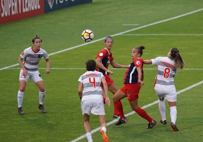 فريق ليفربول في الدوري الإنجليزيتاريخ عريق وأحلام متجددة
